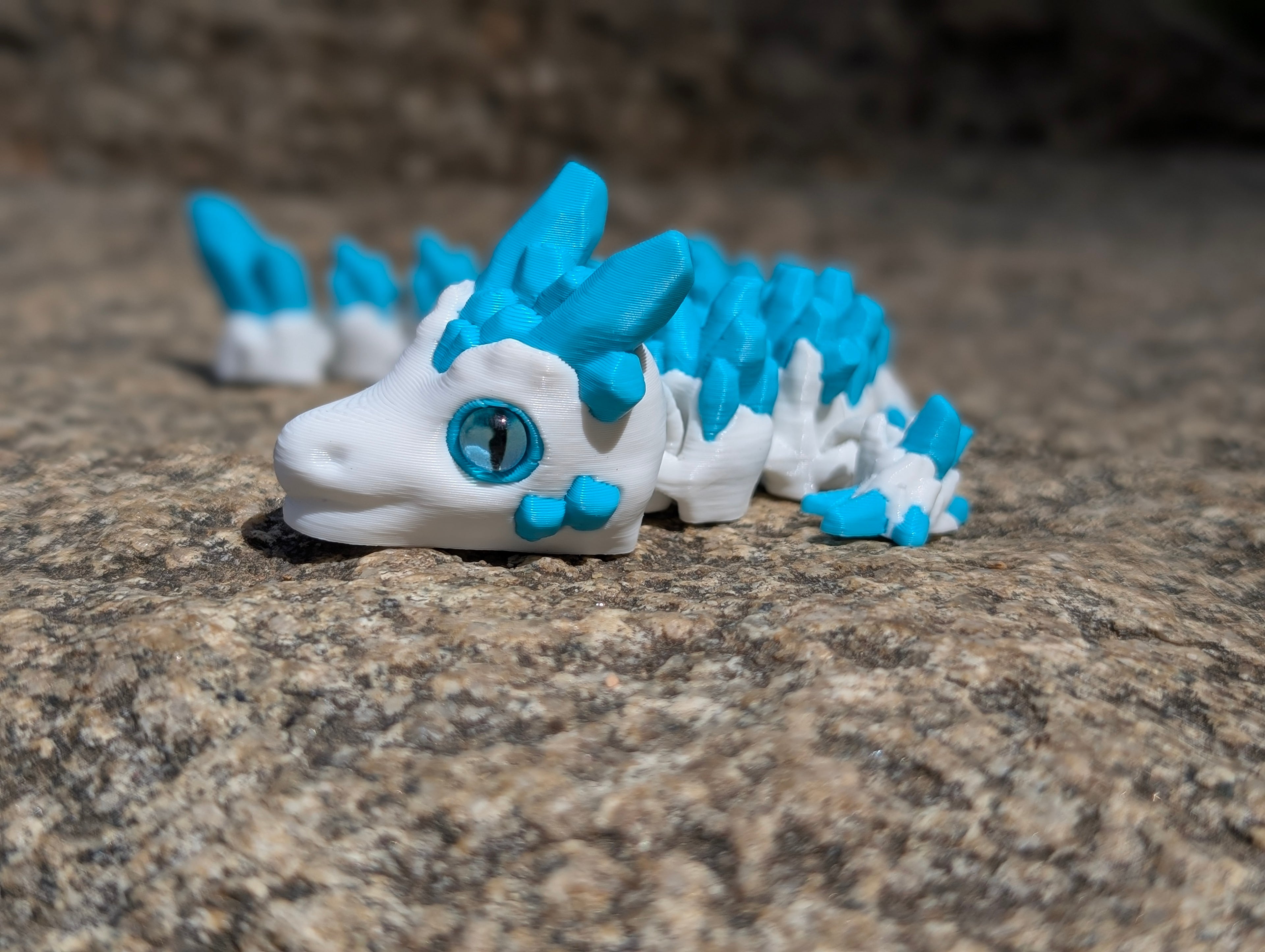 Dragón de piedra Pequeño Articulado ZINKOO – Figura de Fantasía para Regalar y Coleccionar