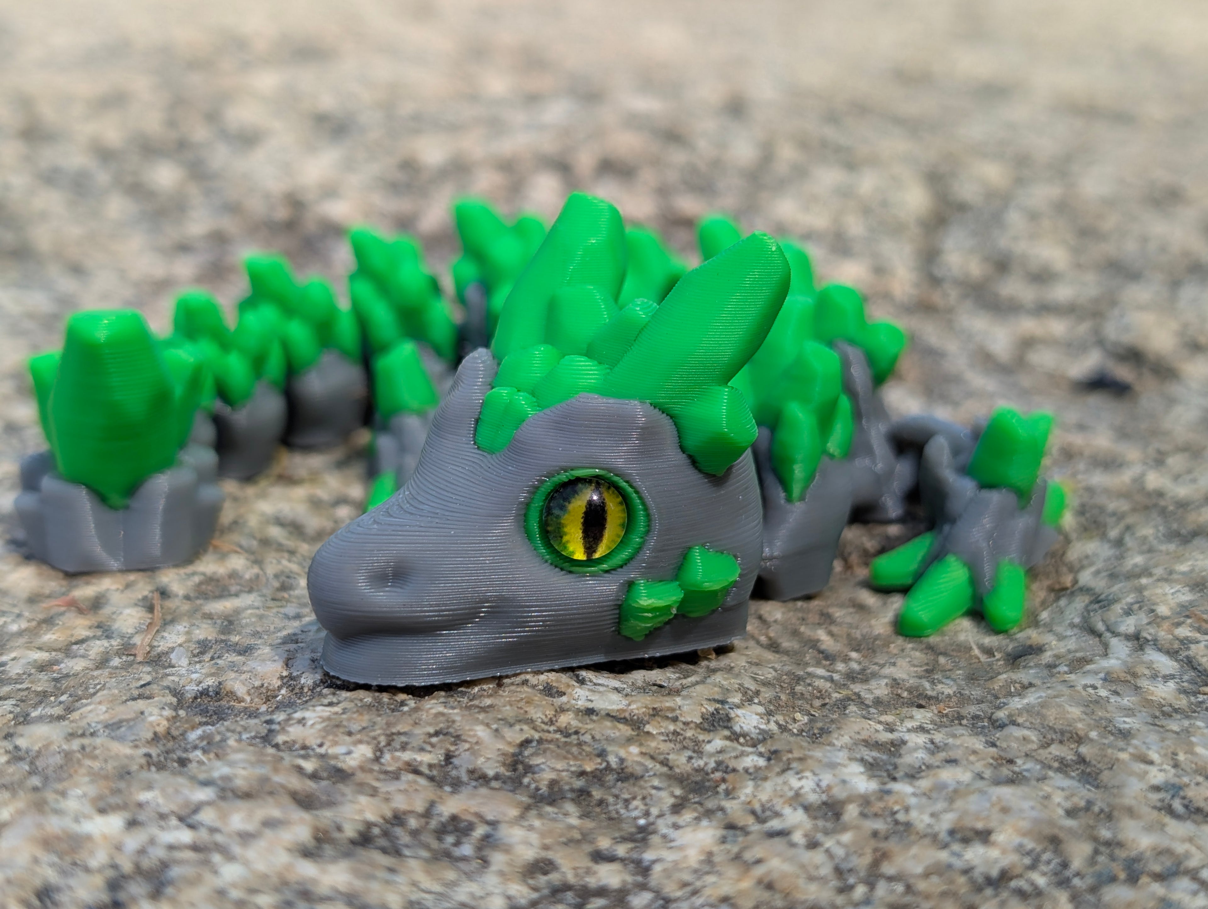 Dragón de piedra Pequeño Articulado ZINKOO – Figura de Fantasía para Regalar y Coleccionar