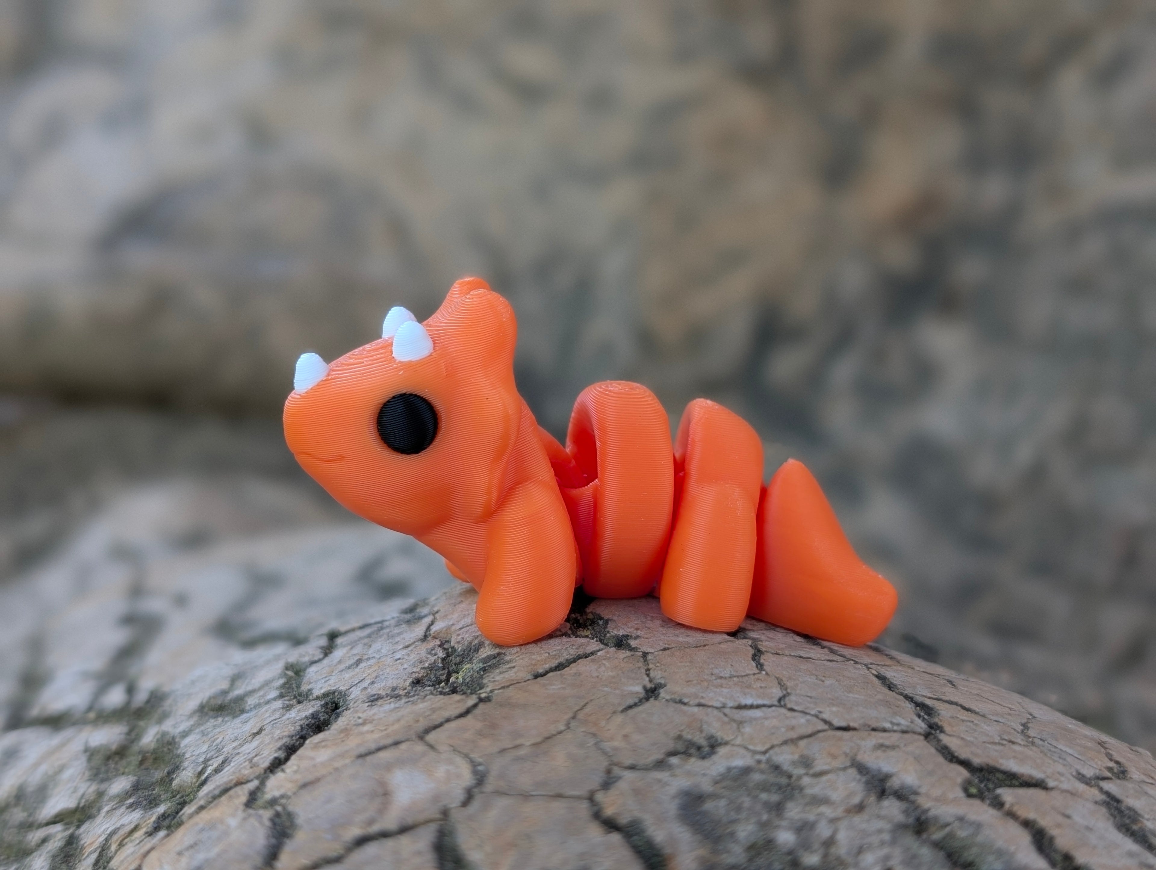 Mini Triceratops articulado impreso en 3D | ZINKOO