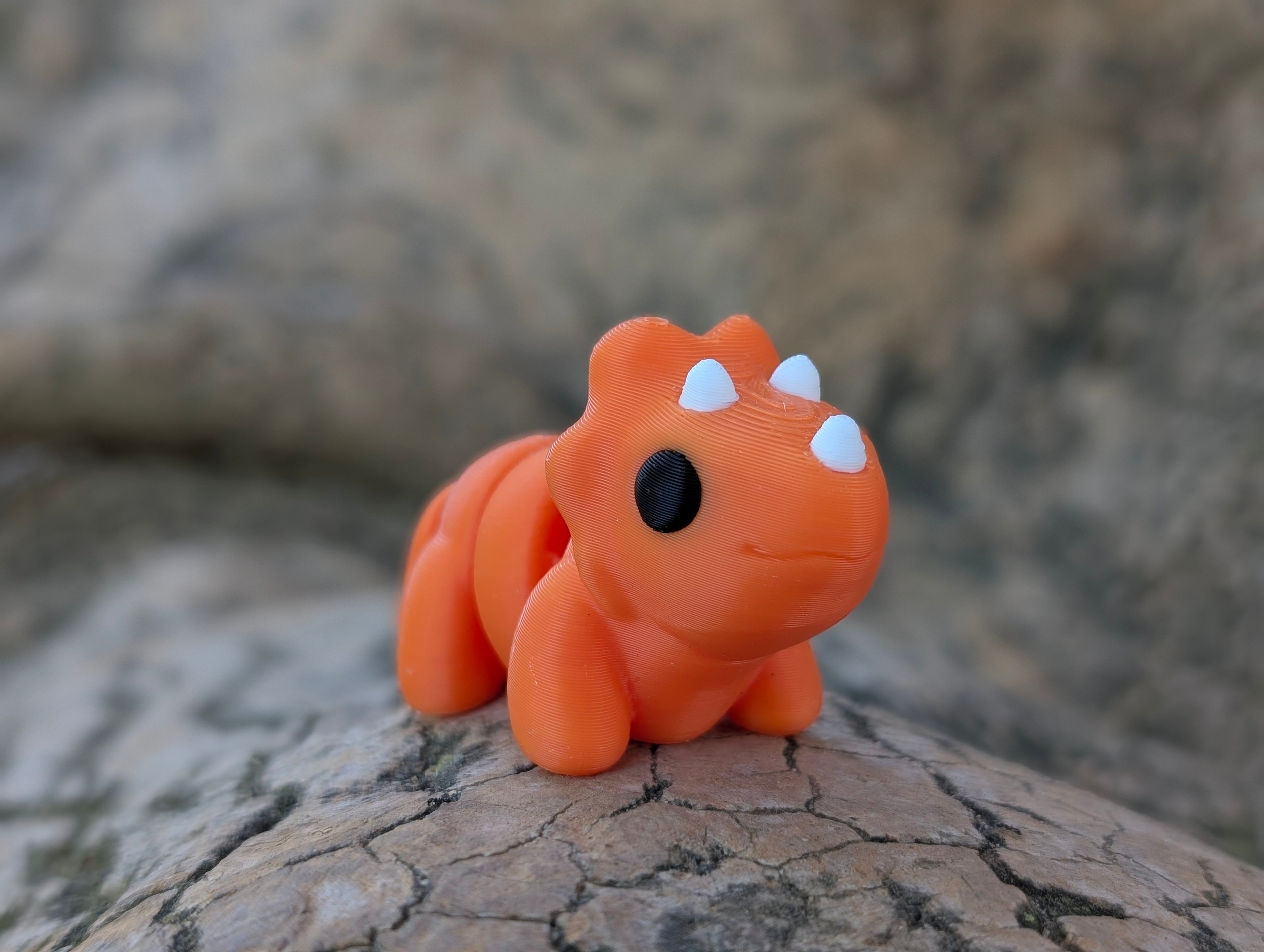 Mini Triceratops articulado impreso en 3D | ZINKOO