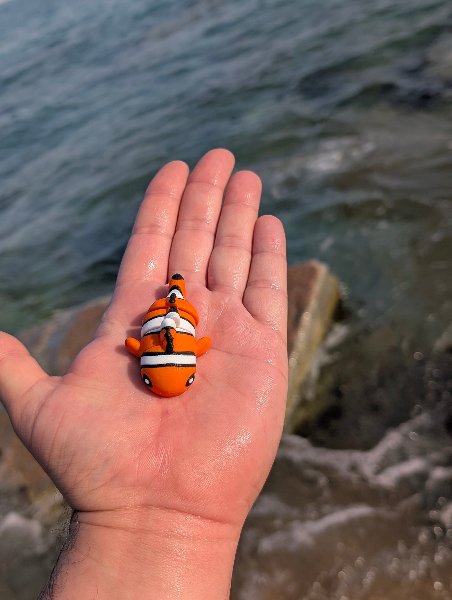 Mini pez payaso Articulado – Juguete Sensorial Flexible para Niños