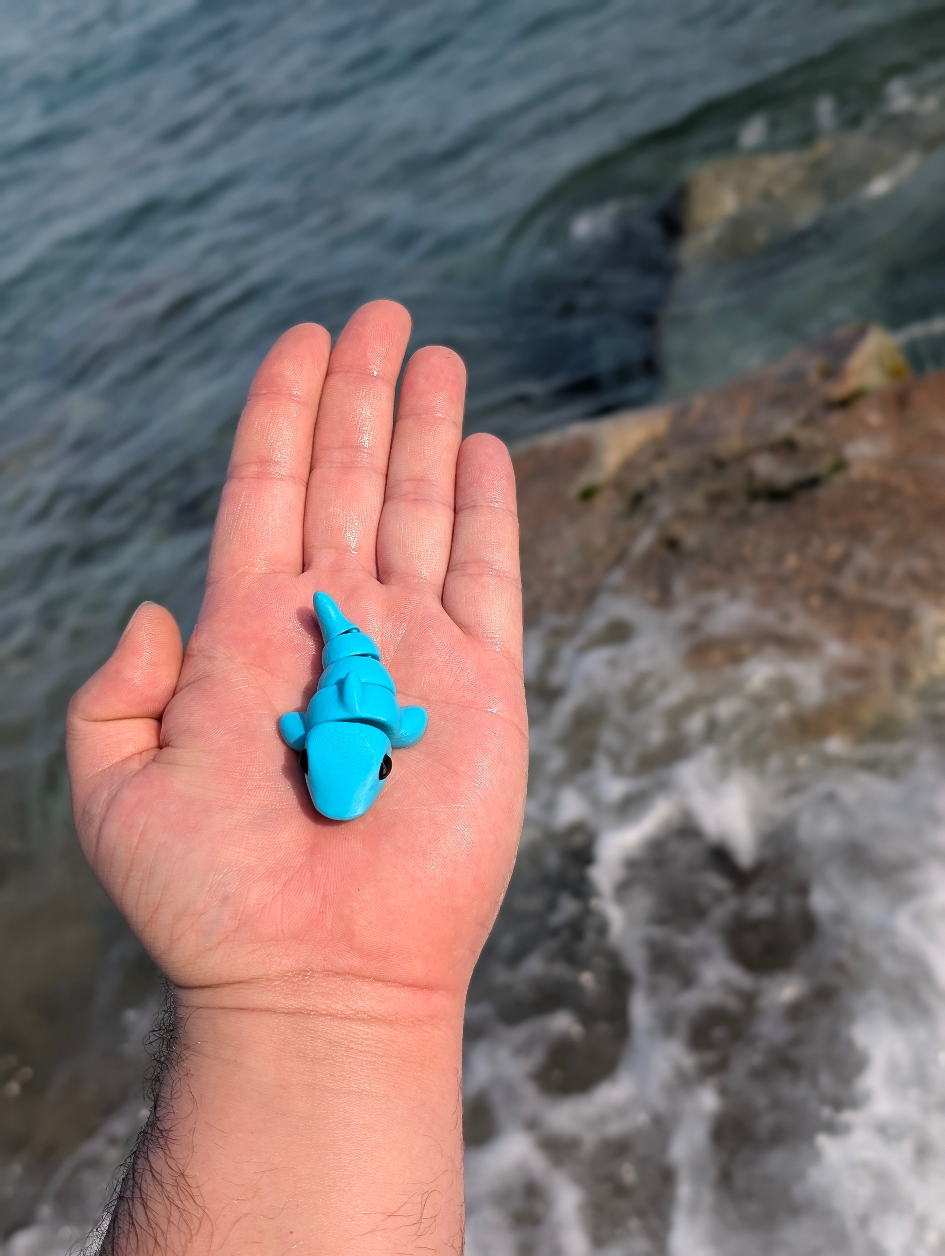 Mini Tiburón Bebé articulado impreso en 3D | ZINKOO