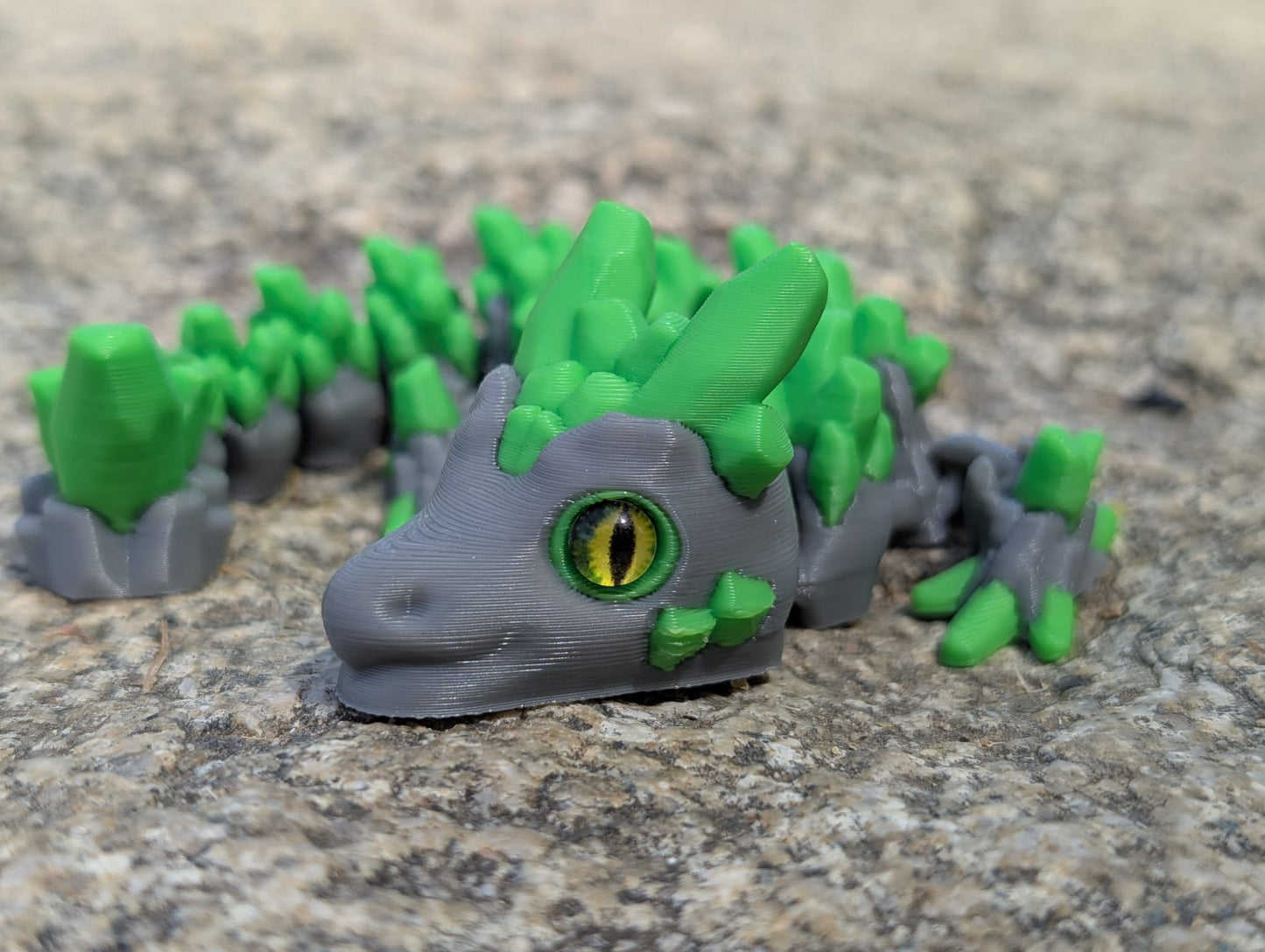 Bebé Dragón de Cristal Articulado – Mini Figura Impresa en 3D