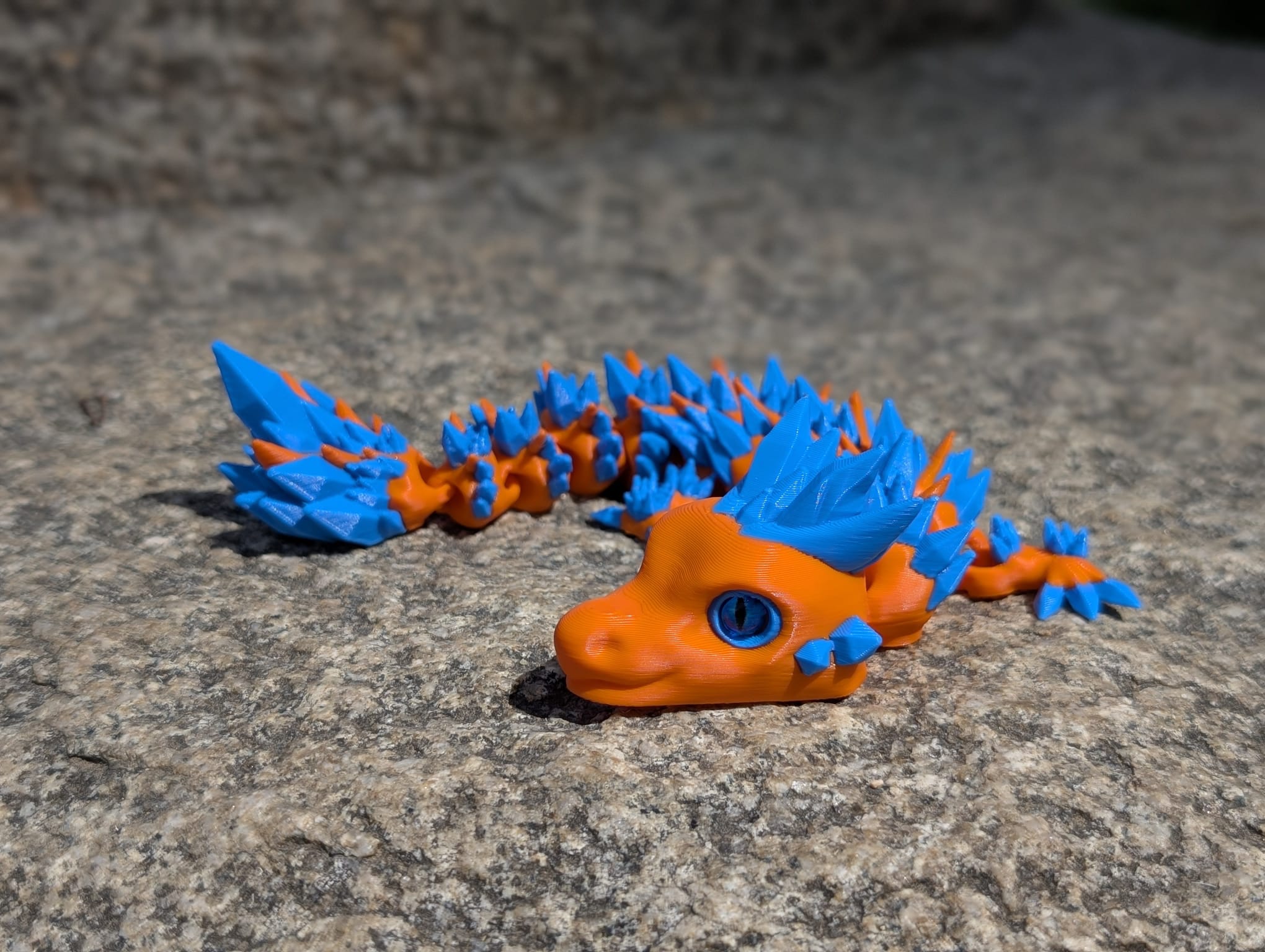 Dragón de Cristal Articulado – Figura Sensorial Impresa en 3D